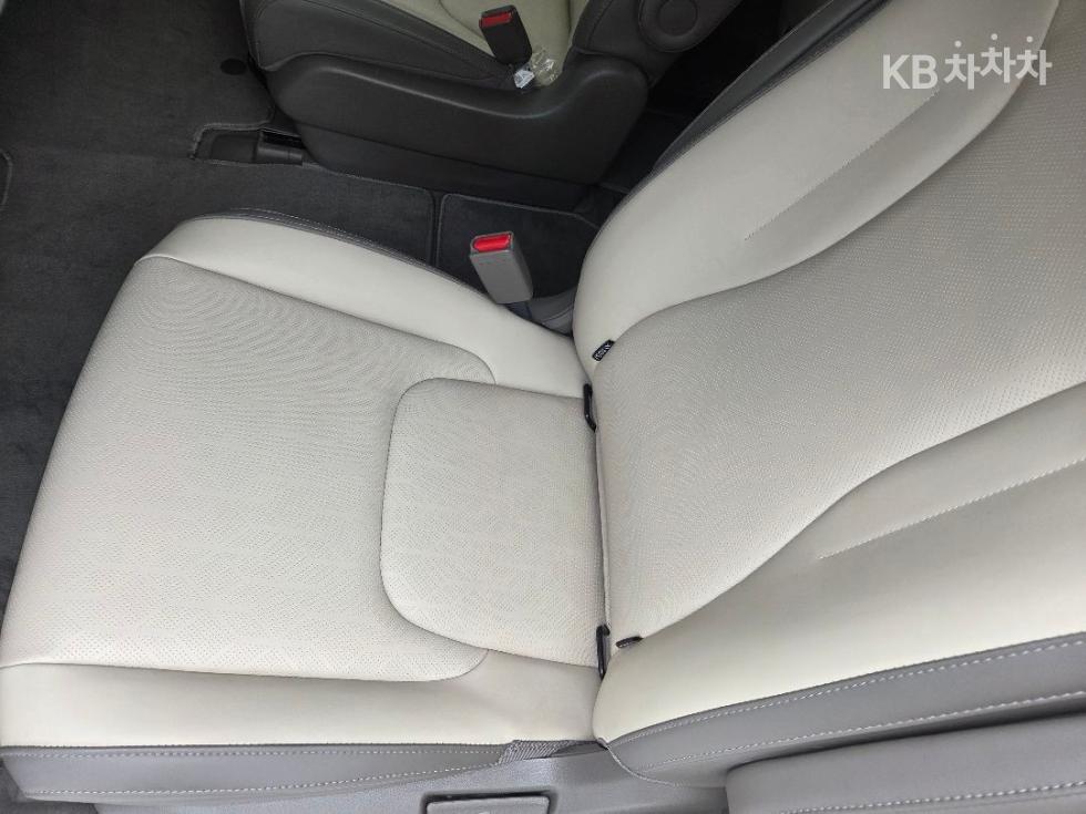Kia Carnival — miniaturë 9