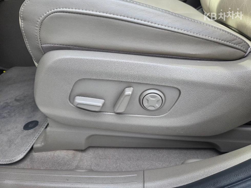 Kia Carnival — miniaturë 14