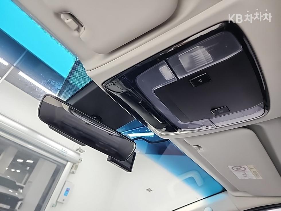 Hyundai Staria — miniaturë 15