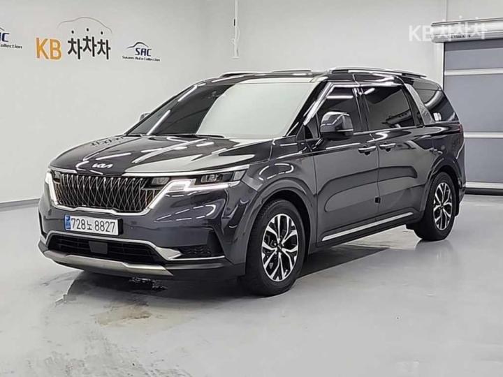 Kia Carnival 11-Seater Noblesse — foto 1