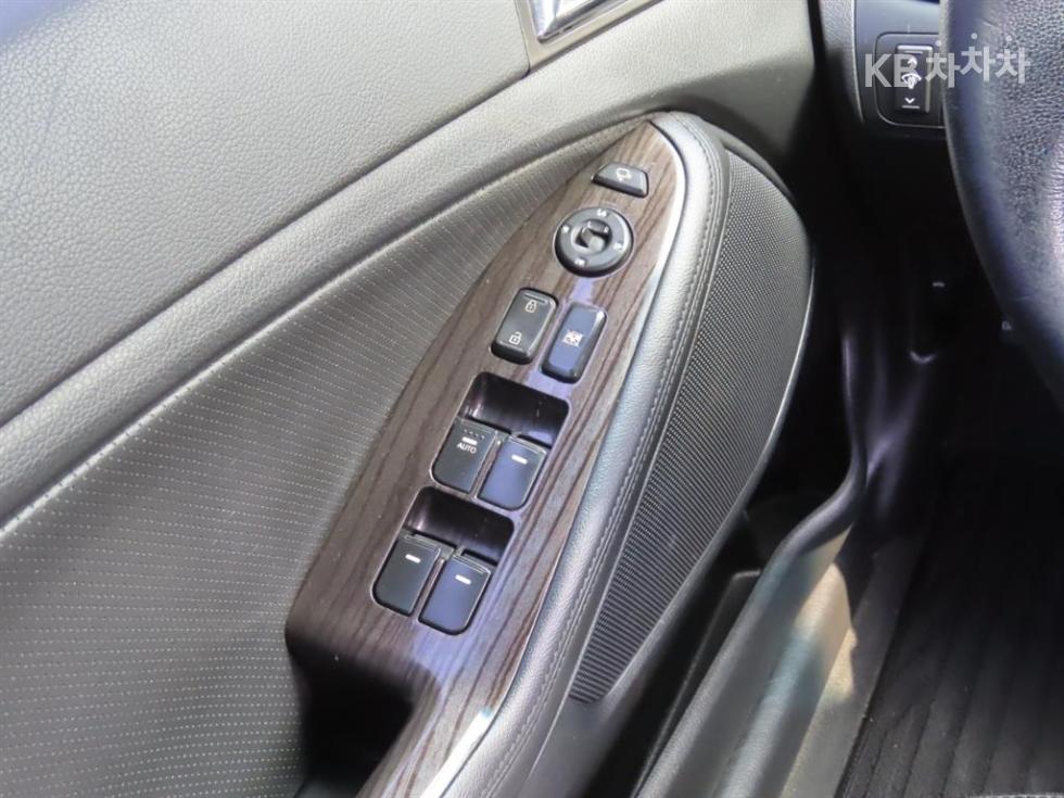 Kia K5 — miniaturë 12