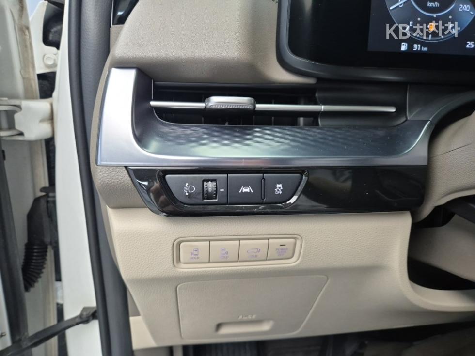 Kia Carnival — miniaturë 17