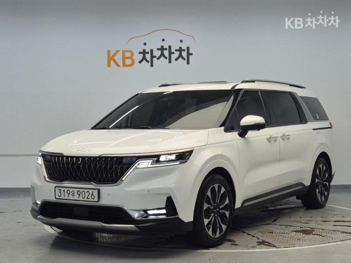 Kia Carnival Gasoline 9-Seater Noblesse — foto 1