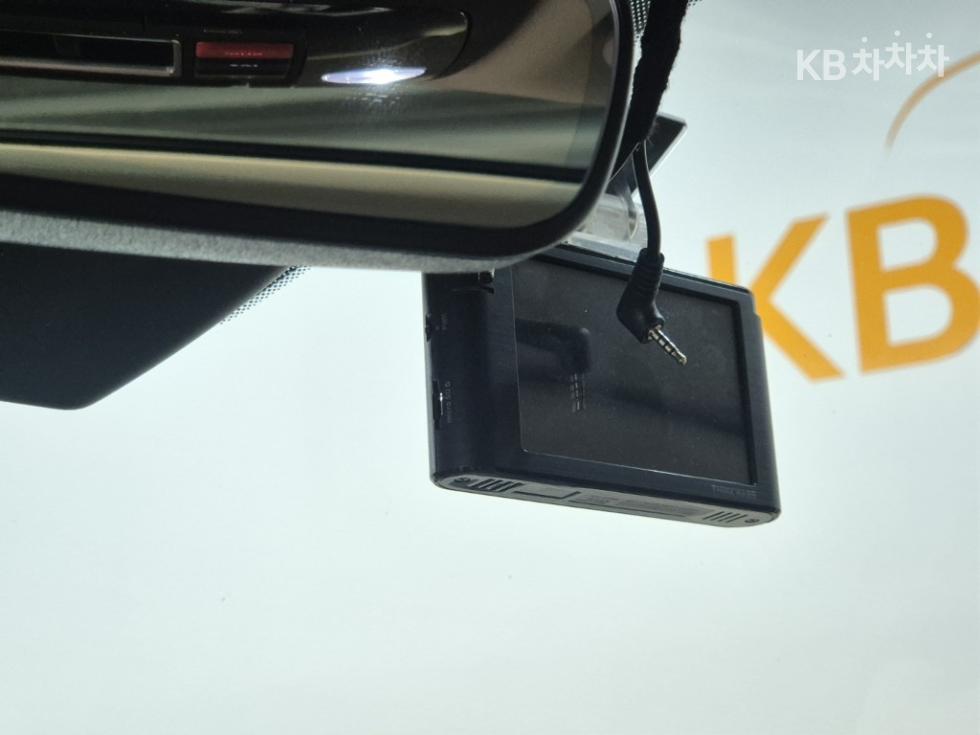 Kia Carnival — miniaturë 17