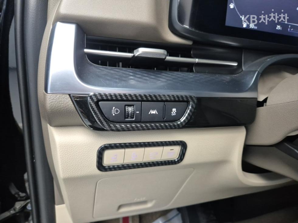 Kia Carnival — miniaturë 17