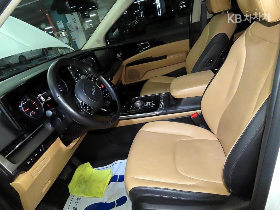 Kia Carnival — miniaturë 6