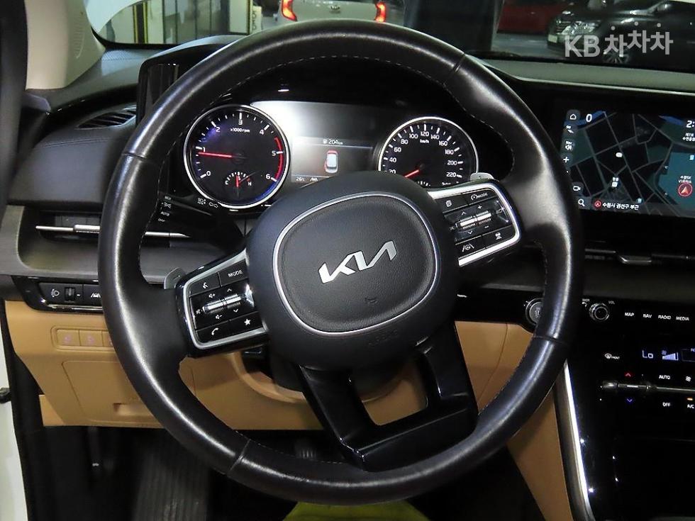 Kia Carnival — miniaturë 8