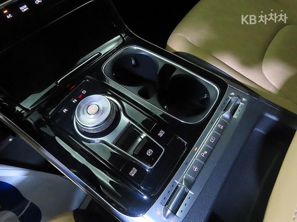 Kia Carnival — miniaturë 12