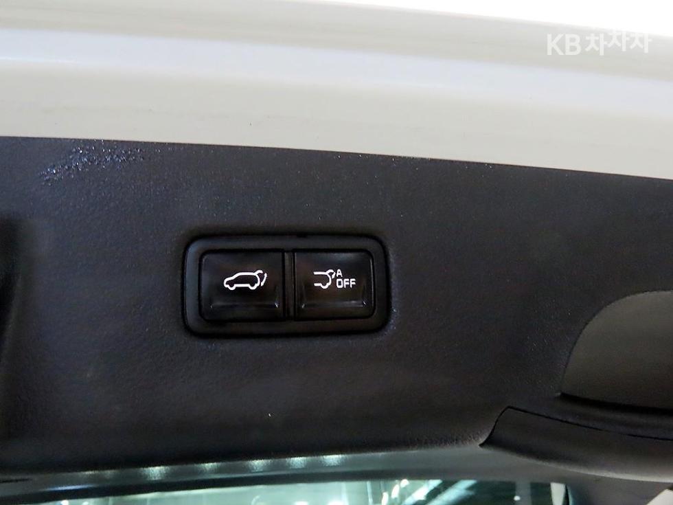 Kia Carnival — miniaturë 16