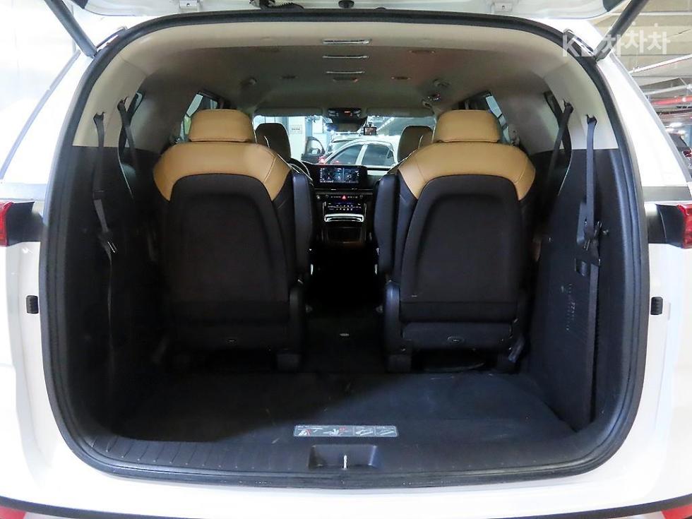 Kia Carnival — miniaturë 17