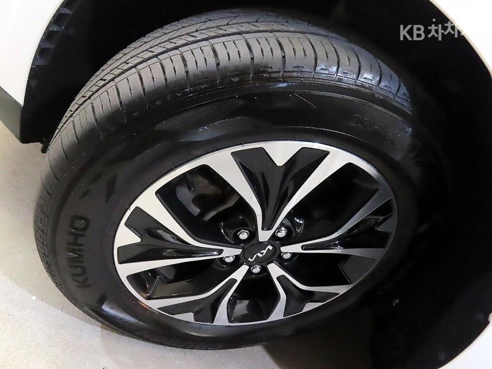 Kia Carnival — miniaturë 20