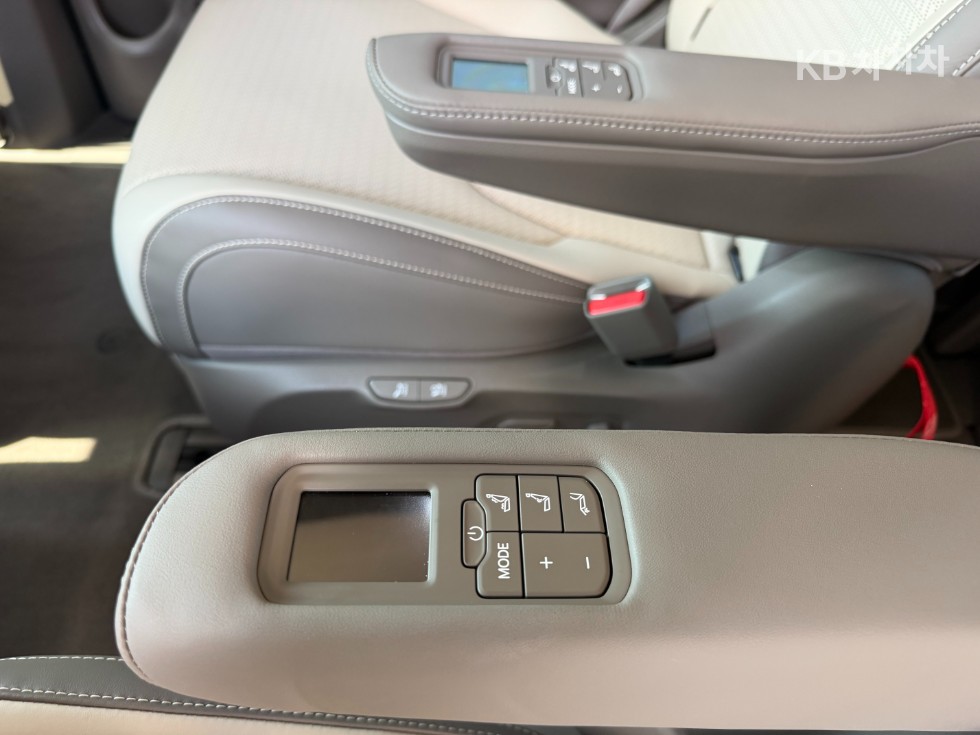 Kia Carnival — miniaturë 18