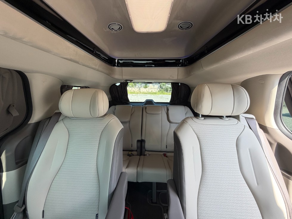Kia Carnival — miniaturë 10