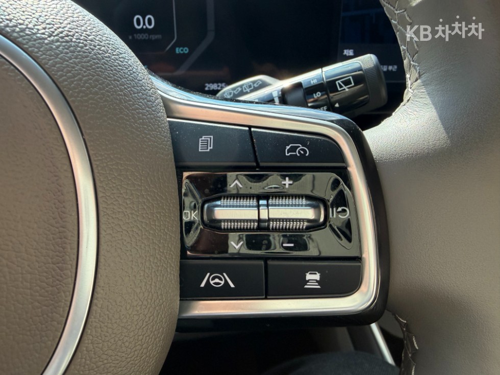 Kia Carnival — miniaturë 16
