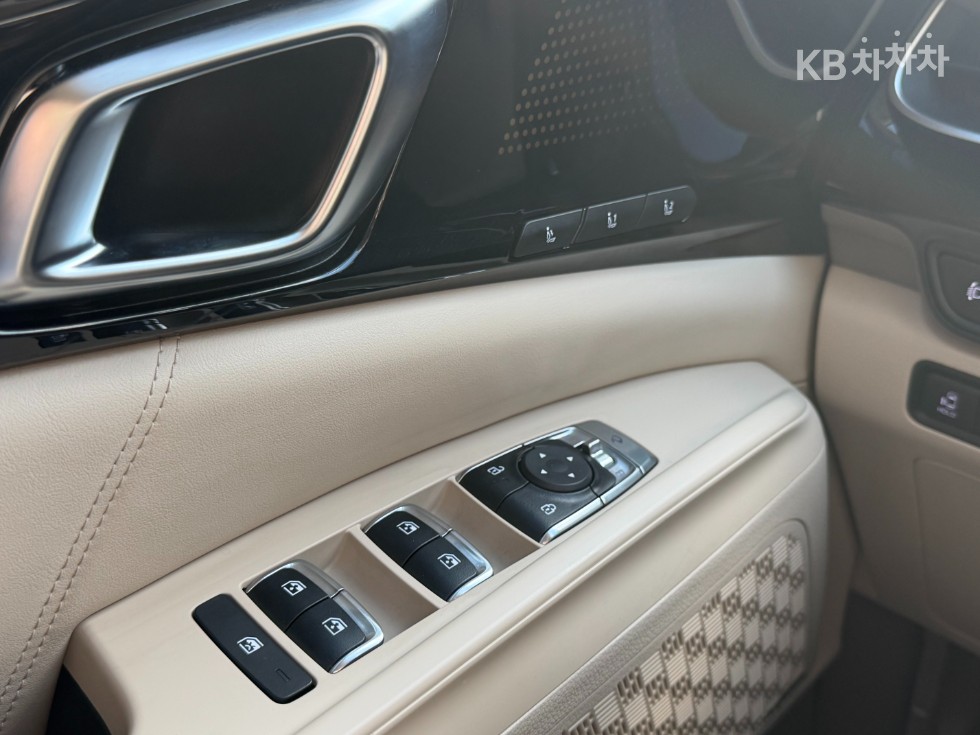 Kia Carnival — miniaturë 13