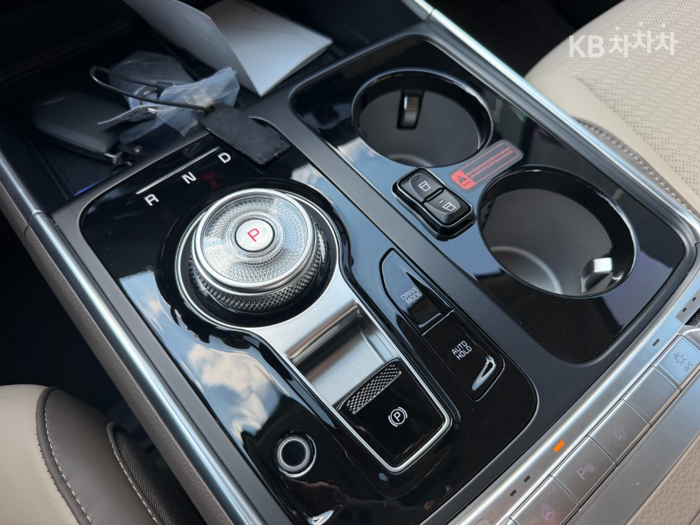 Kia Carnival — miniaturë 11