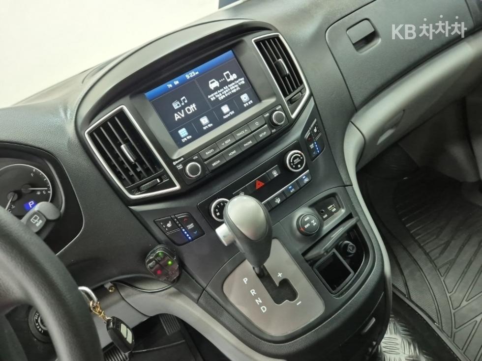 Hyundai Starex — miniaturë 10