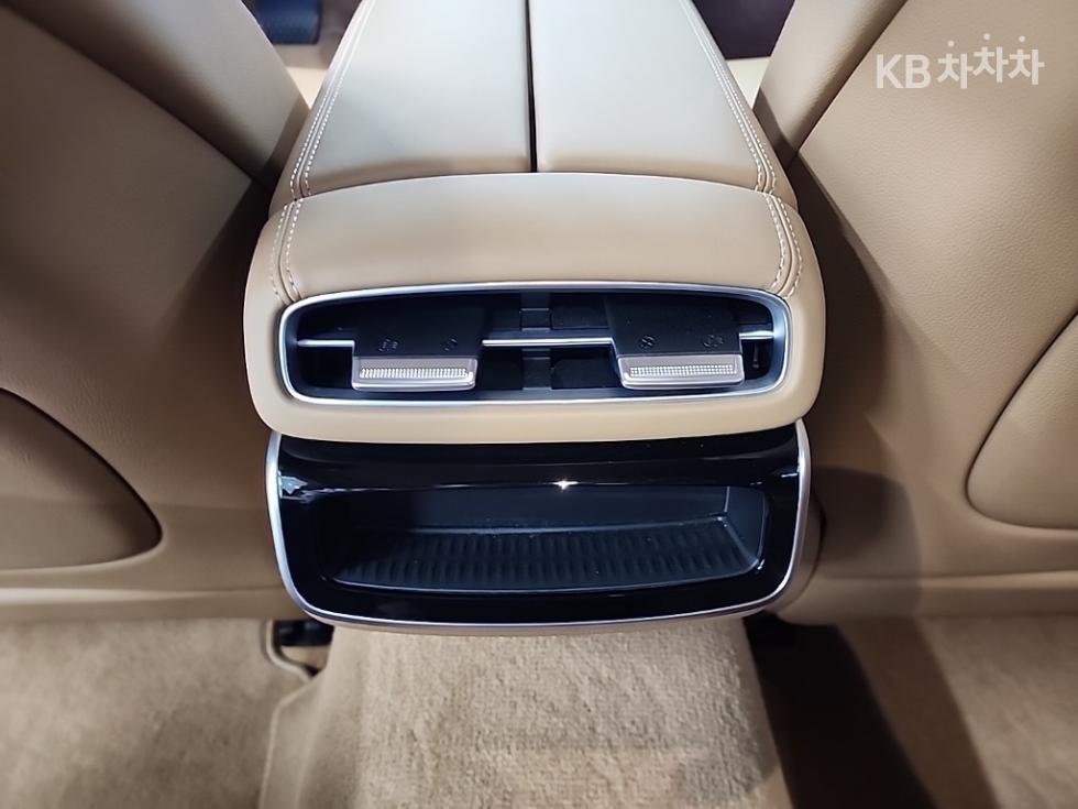 Genesis G80 — miniaturë 13