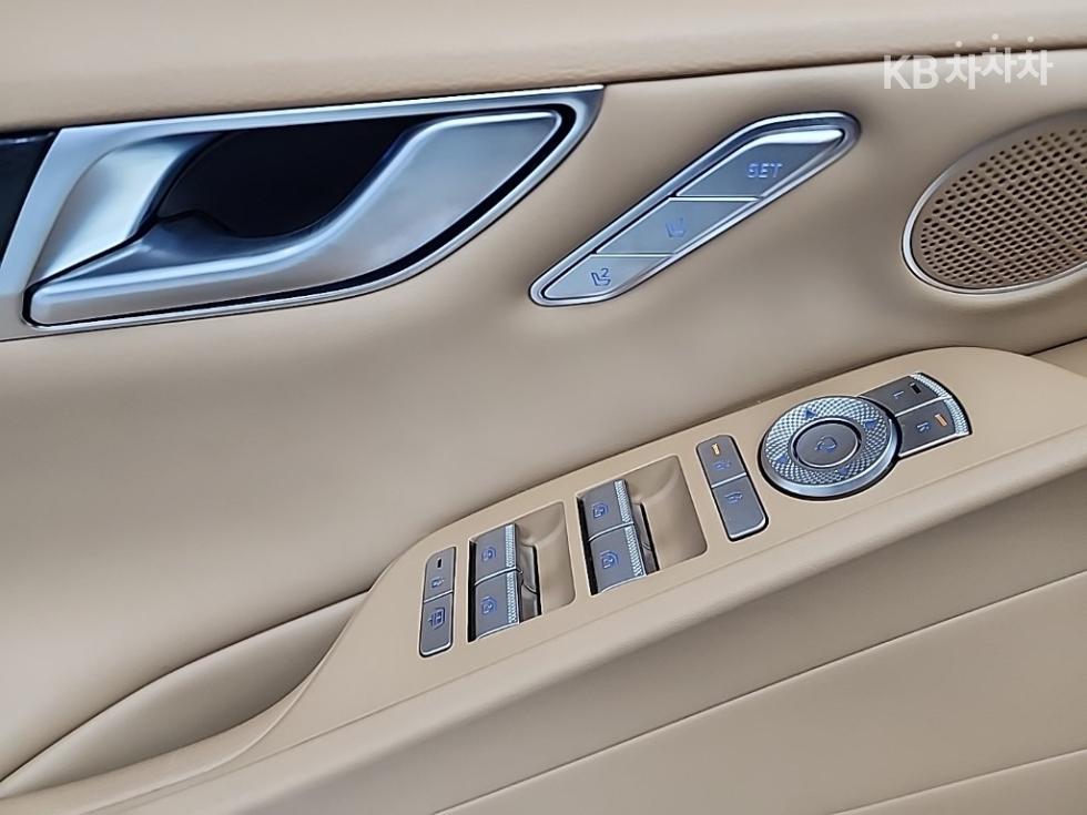 Genesis G80 — miniaturë 18
