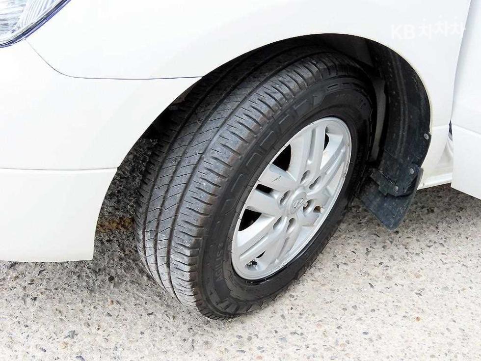 Hyundai Starex — miniaturë 18