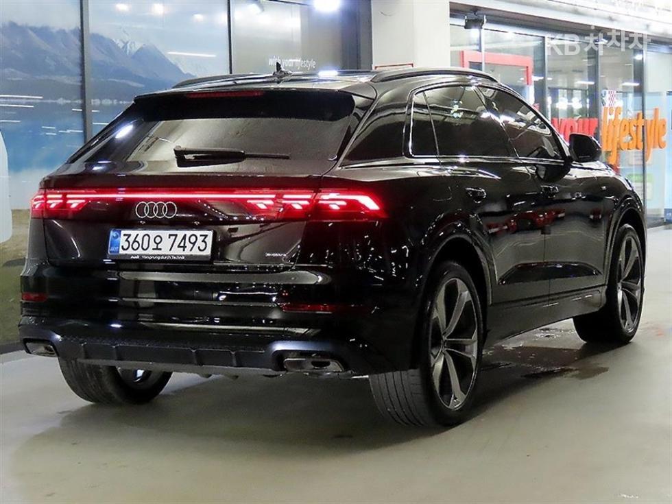 Audi Q8 — miniaturë 4