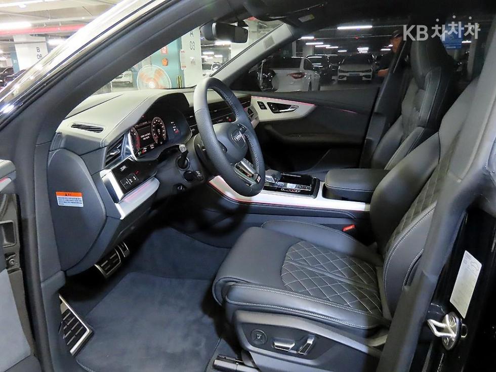Audi Q8 — miniaturë 6