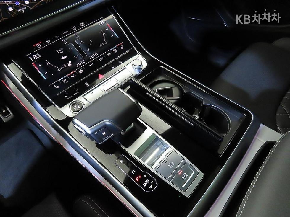 Audi Q8 — miniaturë 12