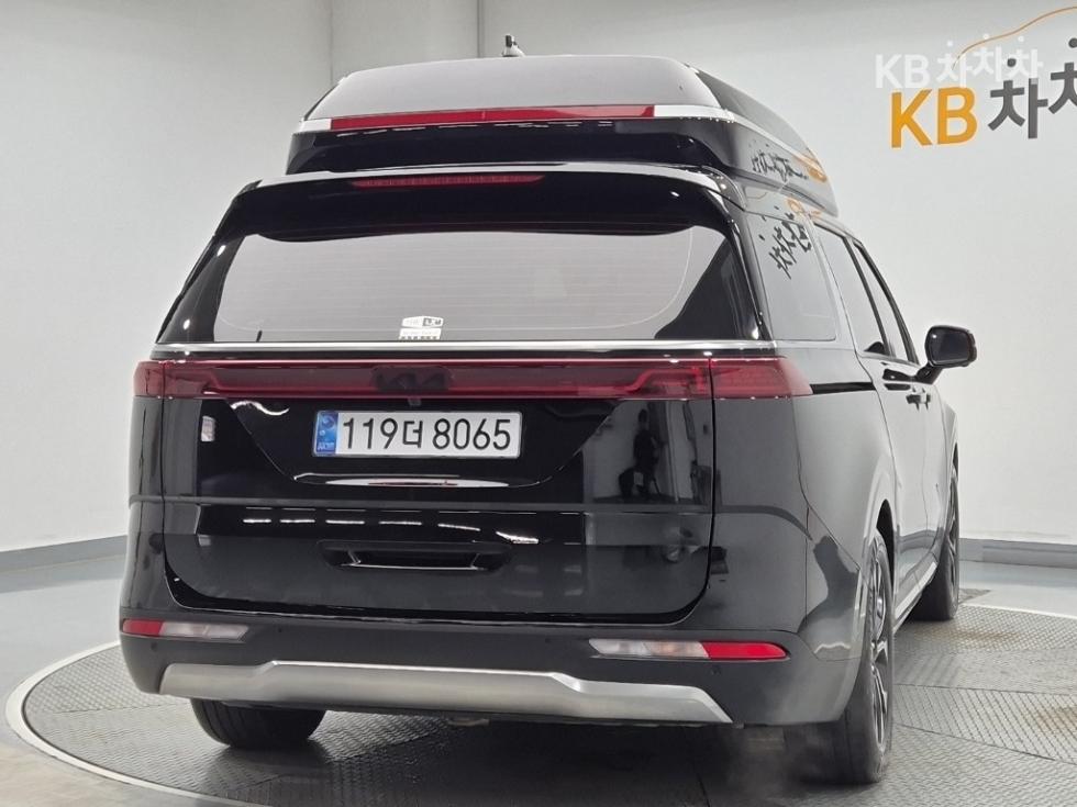 Kia Carnival — miniaturë 3