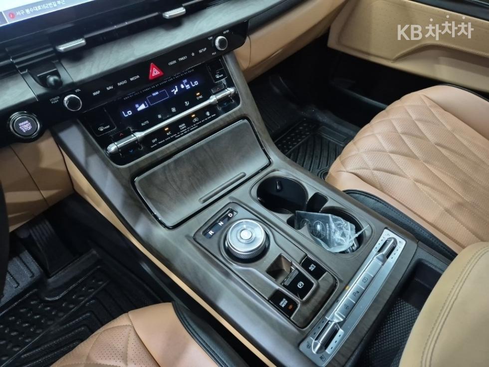 Kia Carnival — miniaturë 8