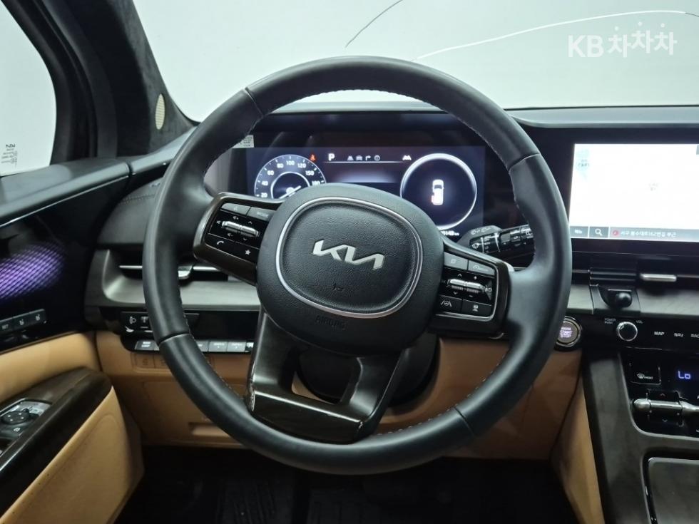Kia Carnival — miniaturë 9