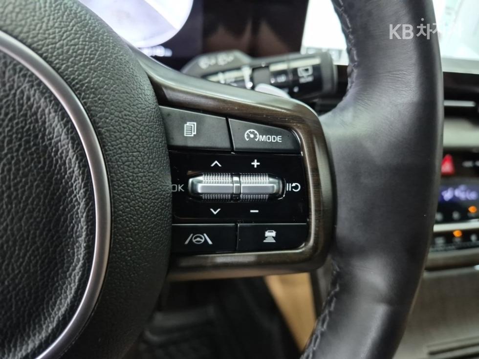 Kia Carnival — miniaturë 15