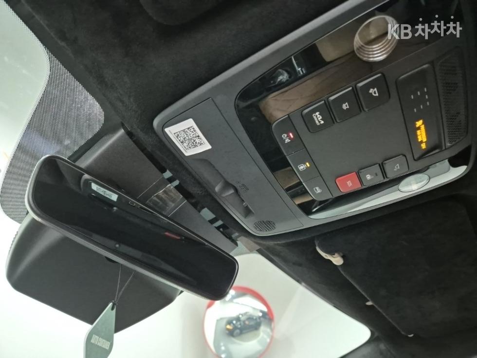 Kia Carnival — miniaturë 16