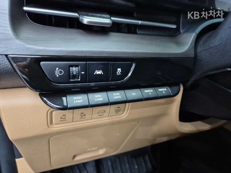 Kia Carnival — miniaturë 17