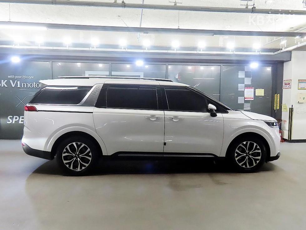 Kia Carnival — miniaturë 3