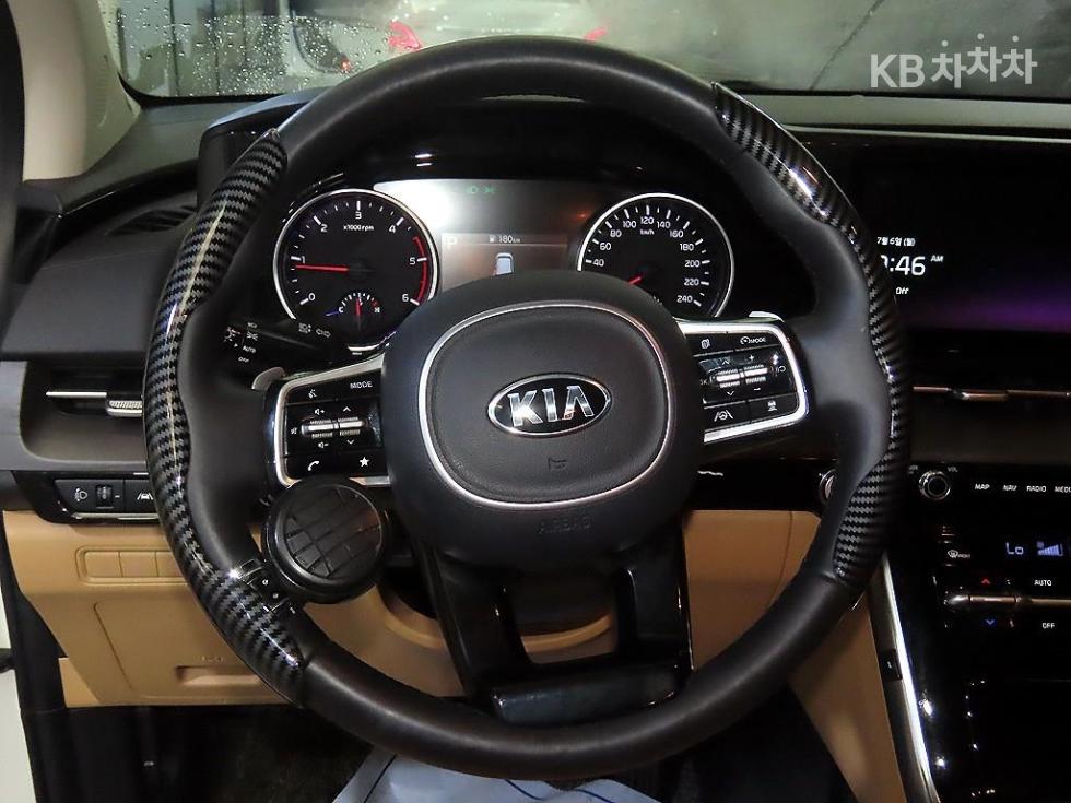 Kia Carnival — miniaturë 8