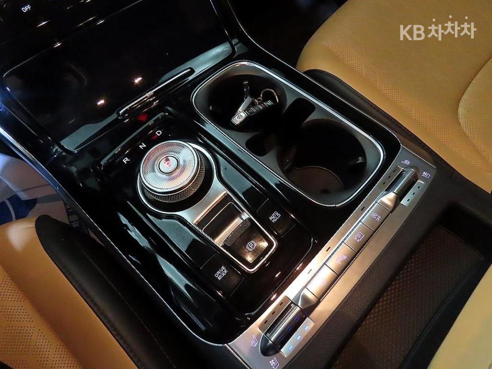 Kia Carnival — miniaturë 12