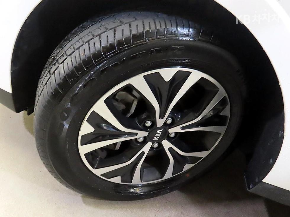 Kia Carnival — miniaturë 20