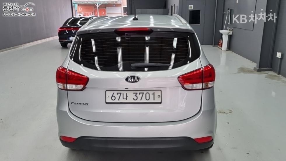 Kia Carens — miniaturë 4