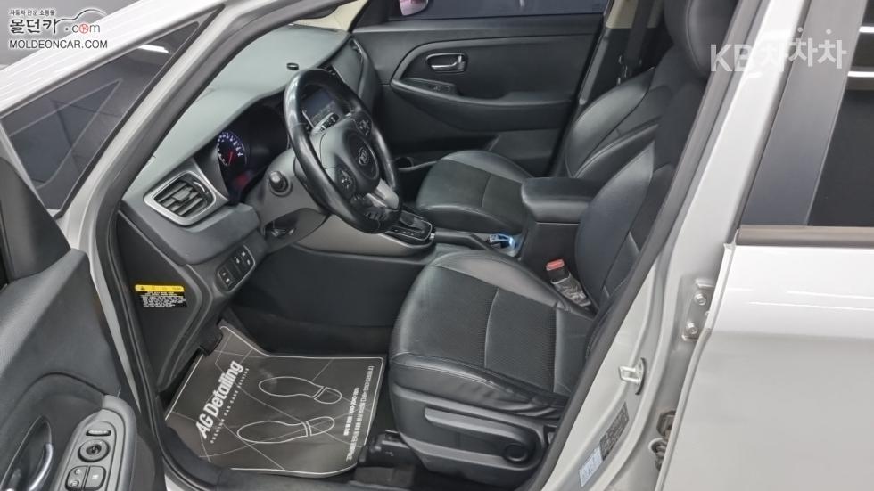 Kia Carens — miniaturë 9