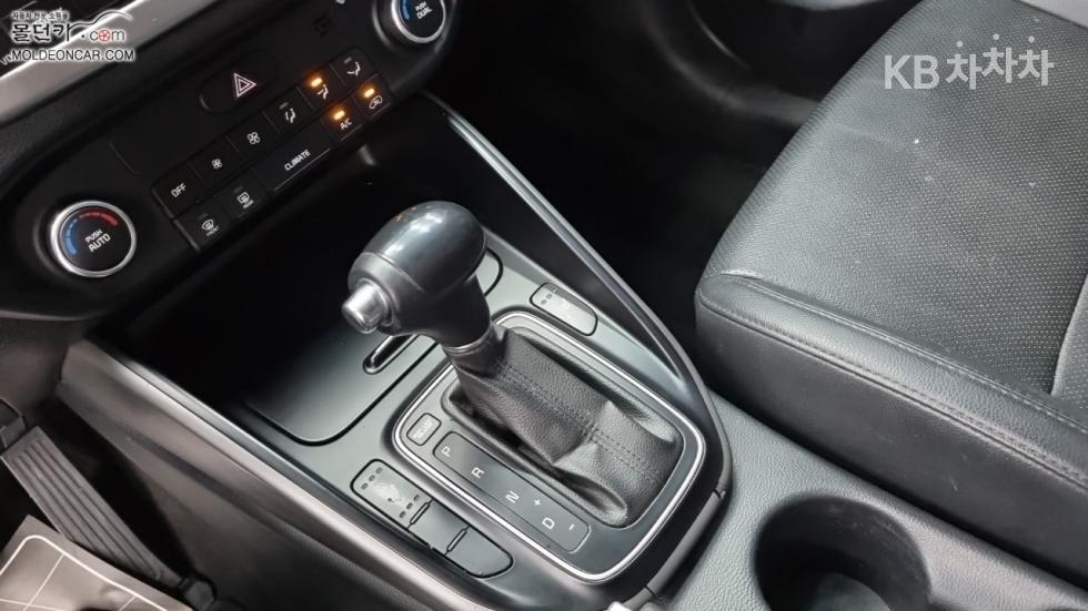 Kia Carens — miniaturë 14