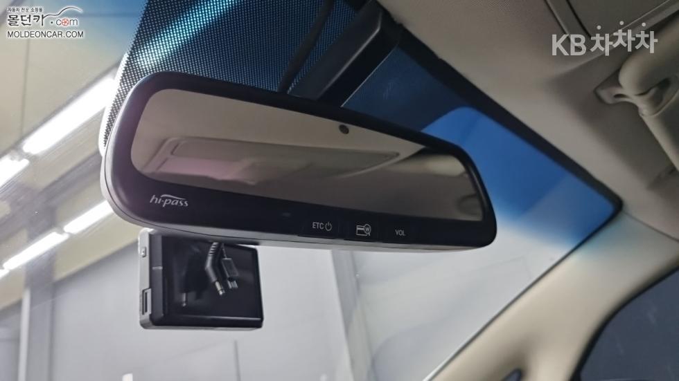 Kia Carens — miniaturë 15