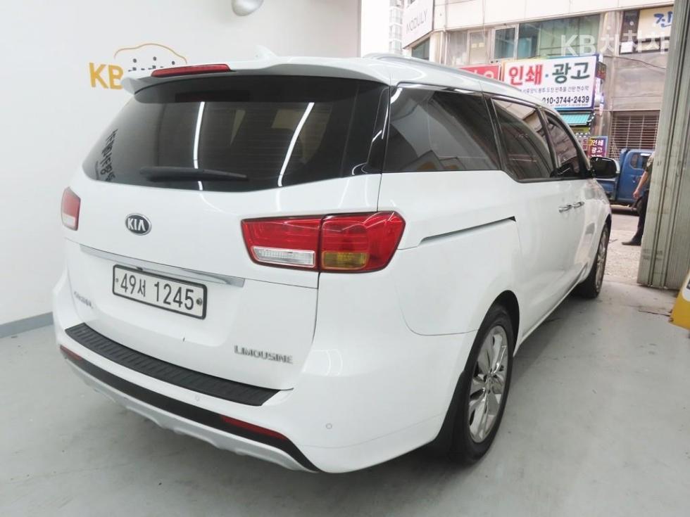 Kia Carnival — miniaturë 3
