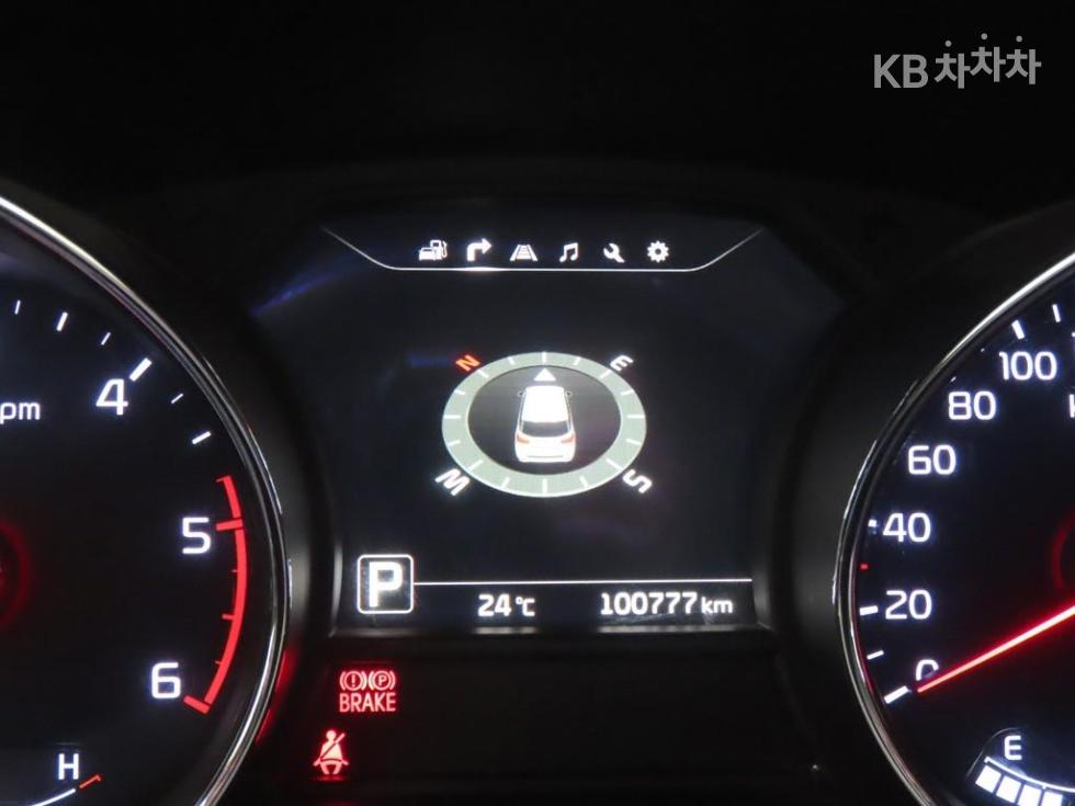 Kia Carnival — miniaturë 8