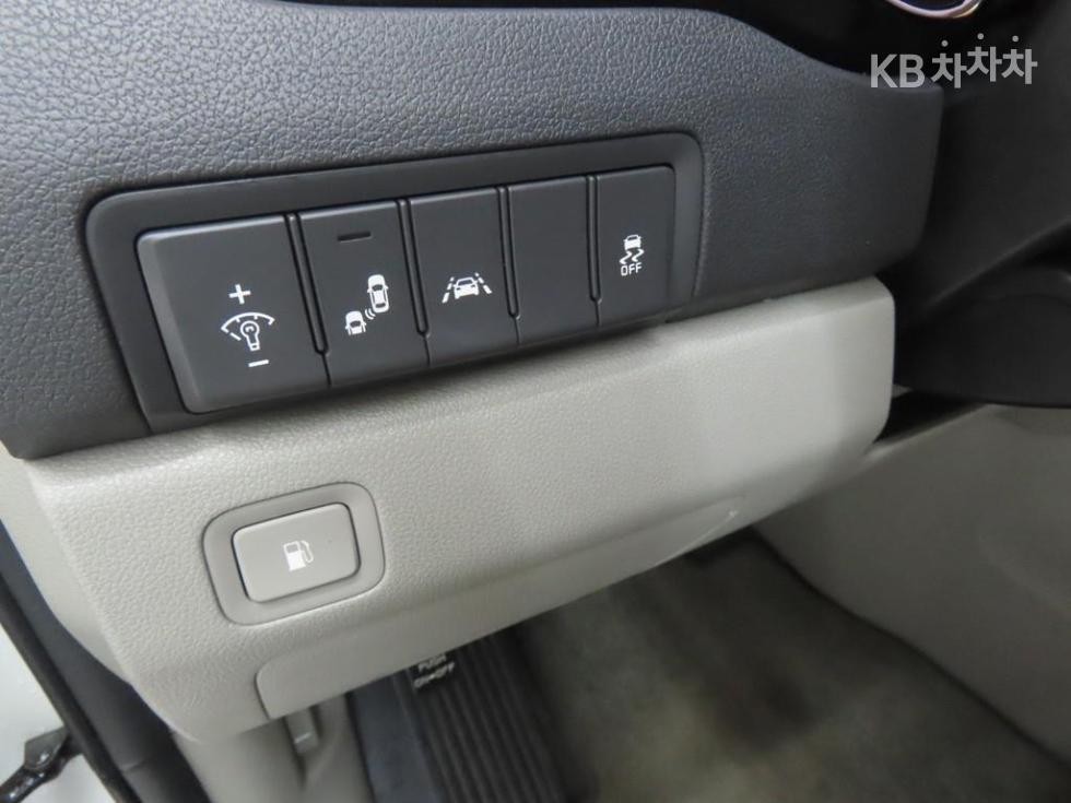 Kia Carnival — miniaturë 10