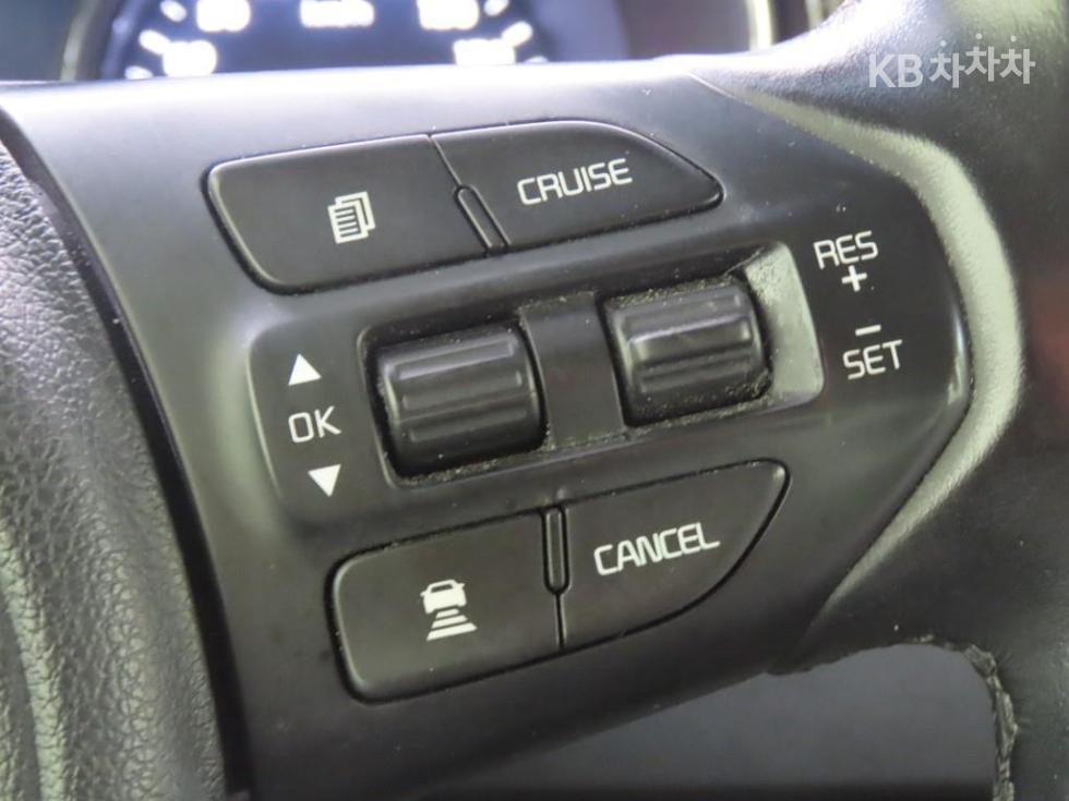 Kia Carnival — miniaturë 16