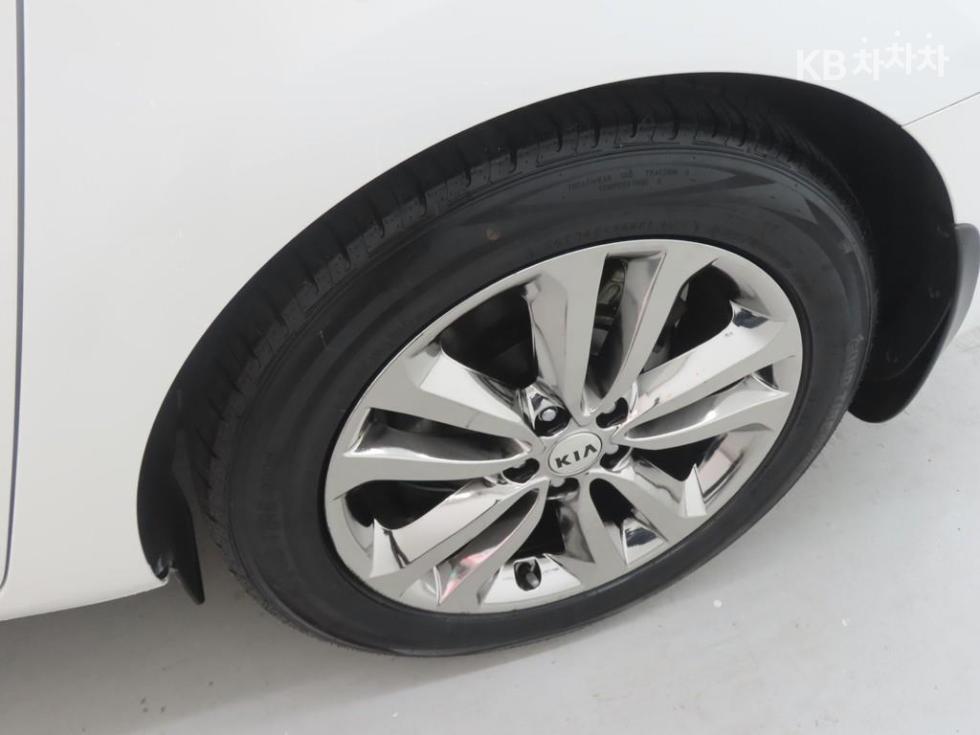 Kia Carnival — miniaturë 19