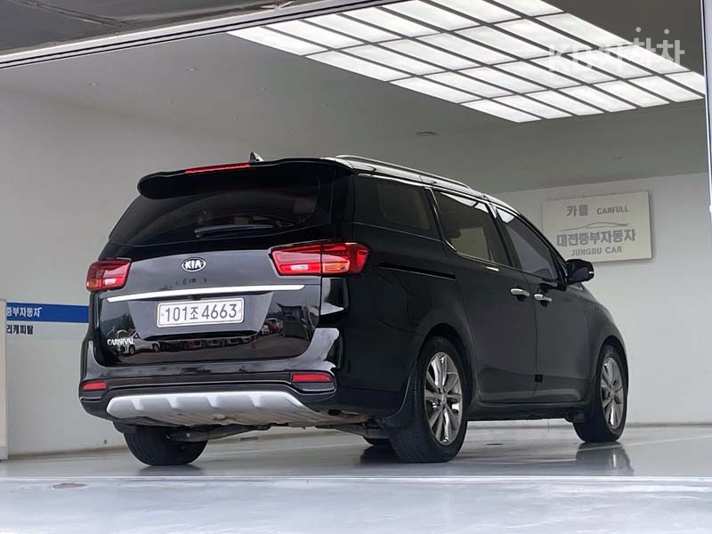 Kia Carnival — miniaturë 4