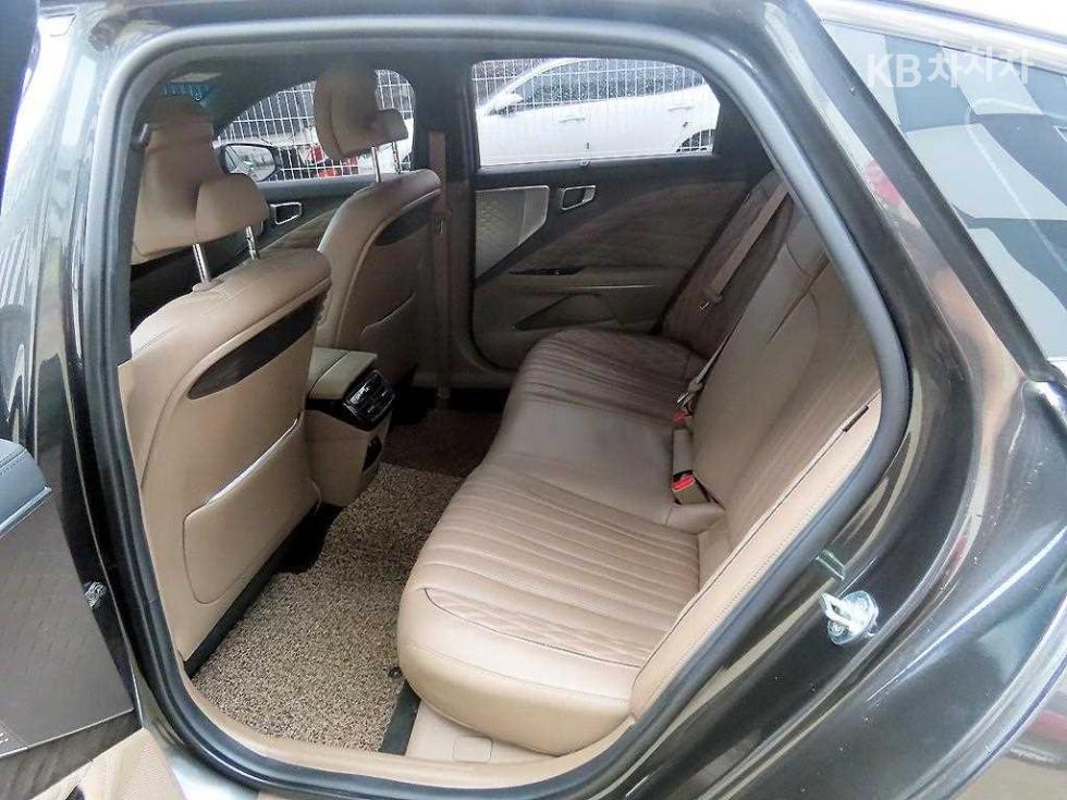 Kia K8 — miniaturë 6