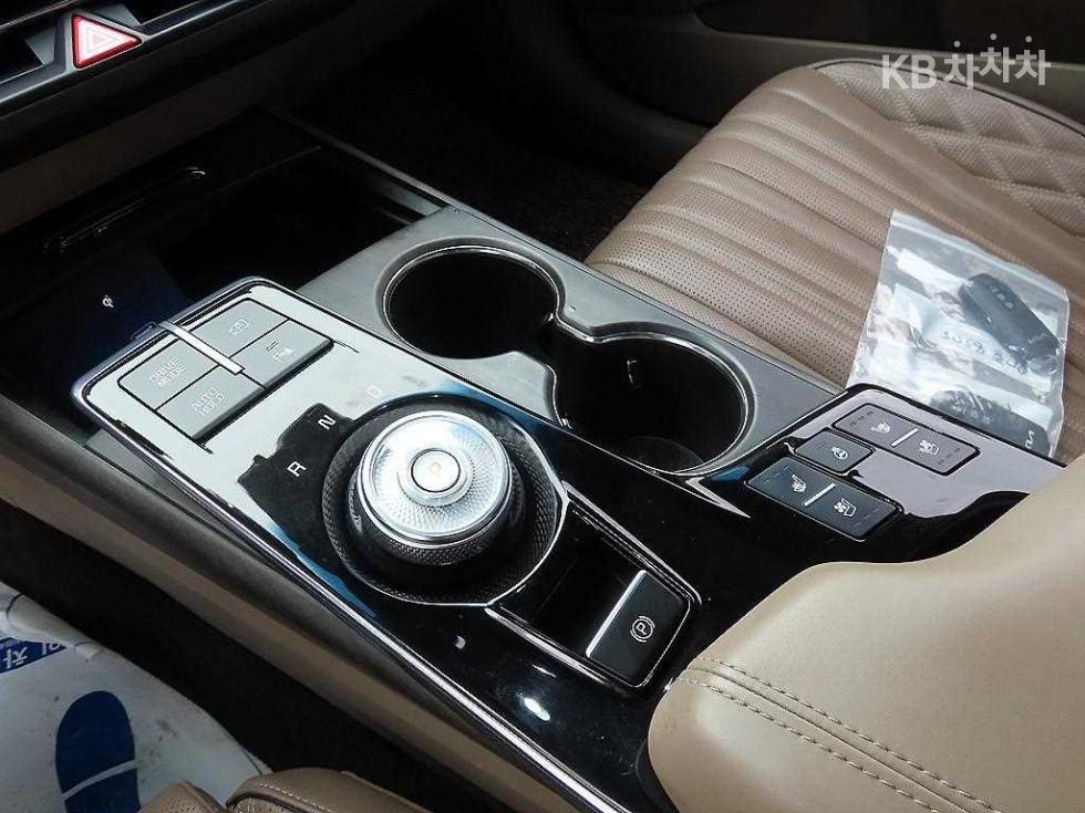 Kia K8 — miniaturë 11