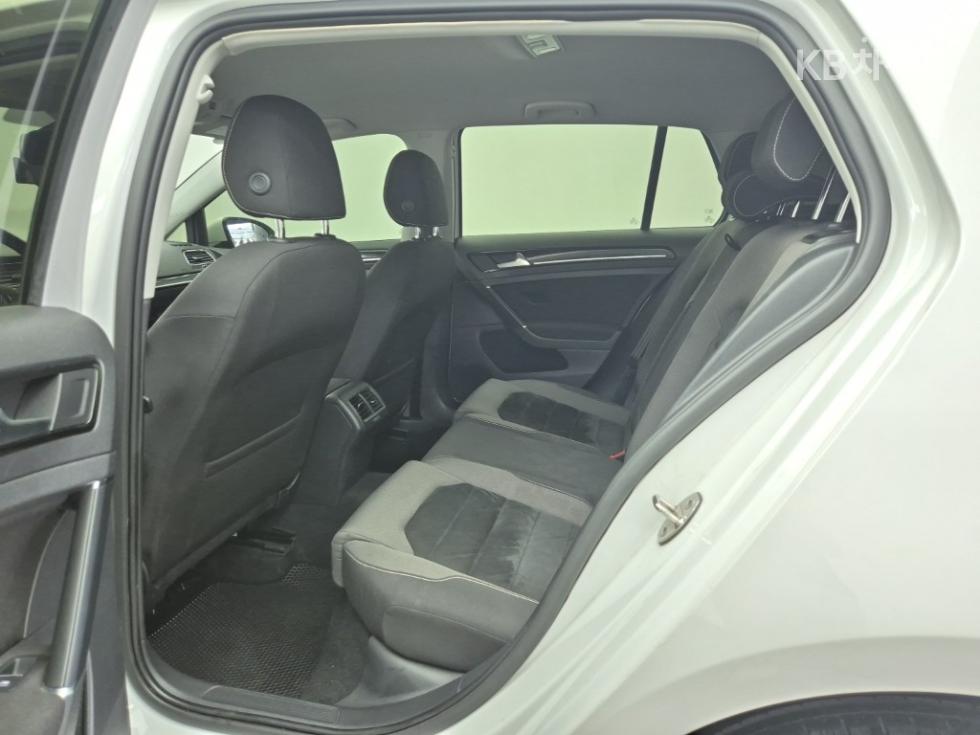Volkswagen Golf — miniaturë 12